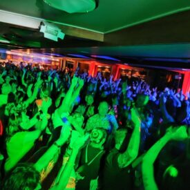 partyreisen-deutschland-90er-party-Partyboot