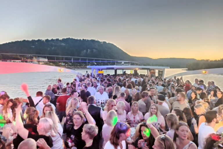 Fest-der-1000-lichter-partyreisen-deutschland-partyboot