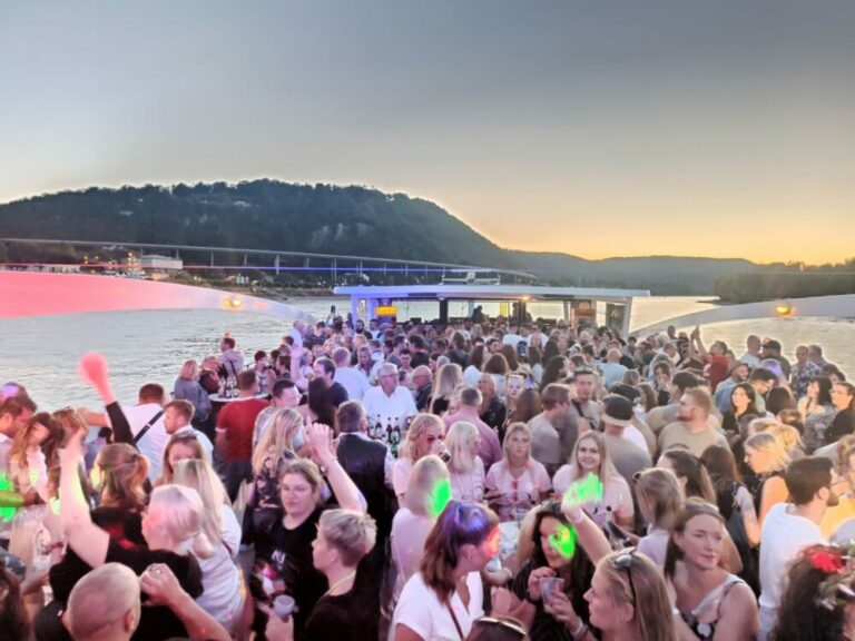 Fest-der-1000-lichter-partyreisen-deutschland-partyboot