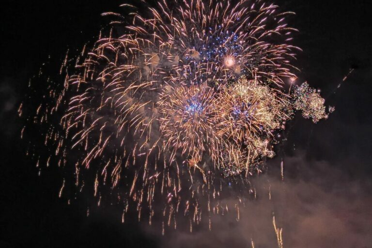 Fest-der-1000-lichter-partyreisen-deutschland-partyschiff
