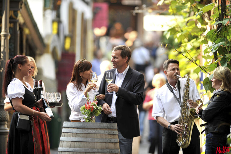 partyreisen-deutschland-drosselgasse-ruedesheim