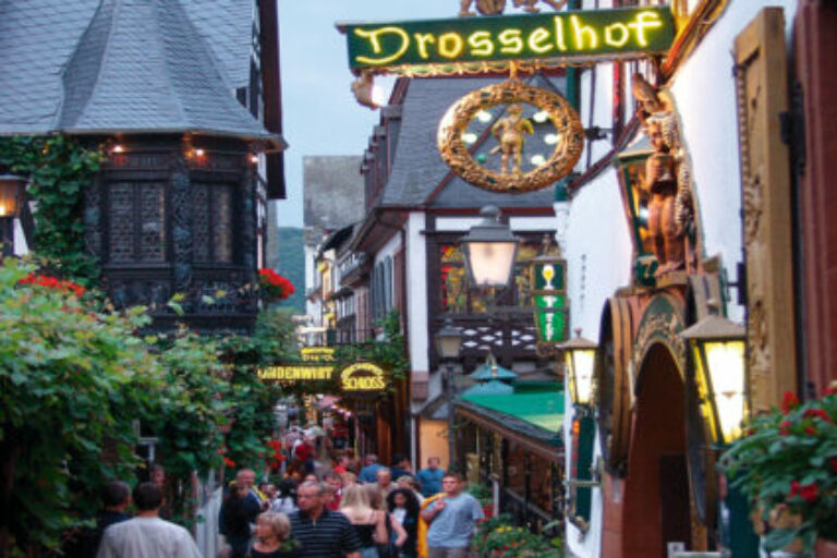 partyreisen-deutschland-drosselgasse-ruedesheim