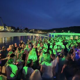 Fest der 1000 Lichter-partyboot