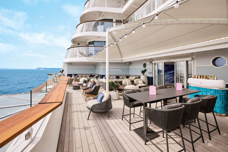 Champagner Treff auf der Mein Schiff 7