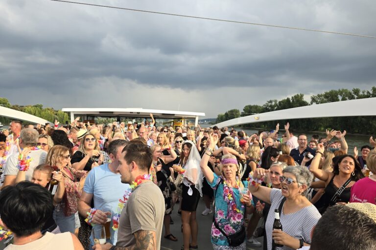 Partyreisen-deutschland- partyschiff