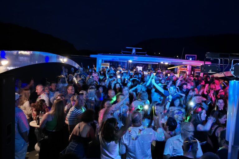 Partyreisen-deutschland- partyschiff