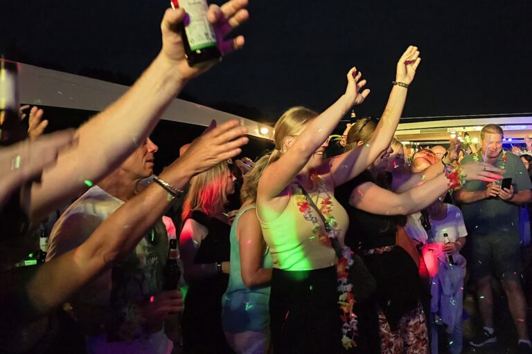 Partyreisen-deutschland- partyschiff