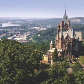 Ausblick und Hotelbereich im Maritim Hotel Königswinter