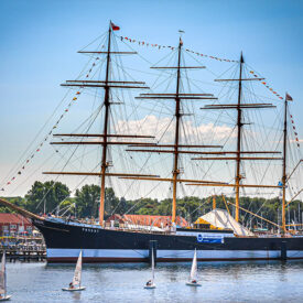 Großes Segelschiff in Travemünde als Ausflugstipp bei Lübeck