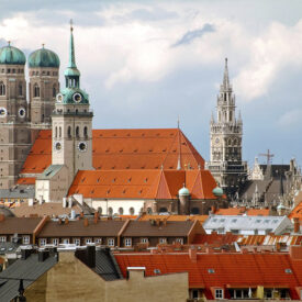 Blick über die Münchner Altstadt zur Frauenkirche