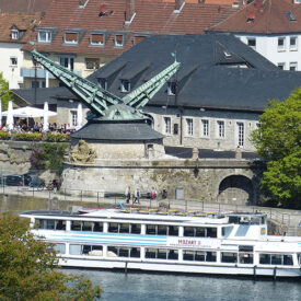 Ausflugsschiff auf dem Main in Würzburg