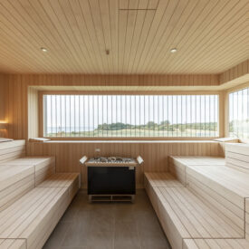 Helle Panoramasauna im Spa des arborea Marina Resort Neustadt