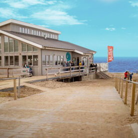 Beachbar Nautilus am Strand von Egmond aan Zee