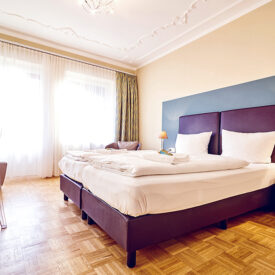 Helles Doppelzimmer im Club-Resort Neuharlingersiel