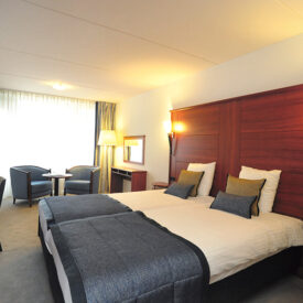 Modernes Doppelzimmer im Hotel Zuiderduin in Egmond aan Zee