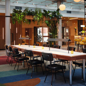 Restaurantbereich im Motto by Hilton Rotterdam Blaak