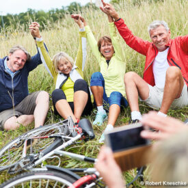 Gruppe bei einer Fahrradtour durch die Naturlandschaft rund um Nijmegen