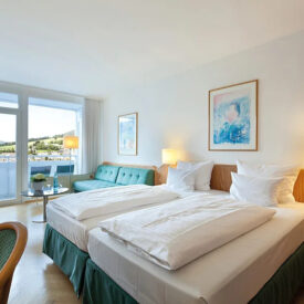 Helles Doppelzimmer mit Balkon im Sauerland Stern Hotel