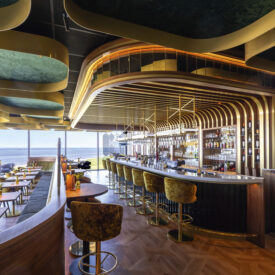 Sky Bar mit Blick auf die Nordsee im Strandhotel Het Hoge Duin